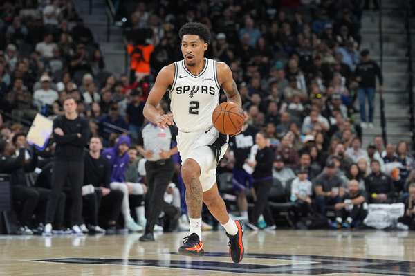 马刺新秀哈珀再砍20+高效表现 与灰熊斯莫尔共享新秀纪录