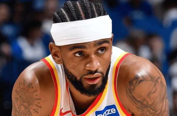 亚历山大-沃克状态火热 近4战场均轰下28+成老鹰进攻核心